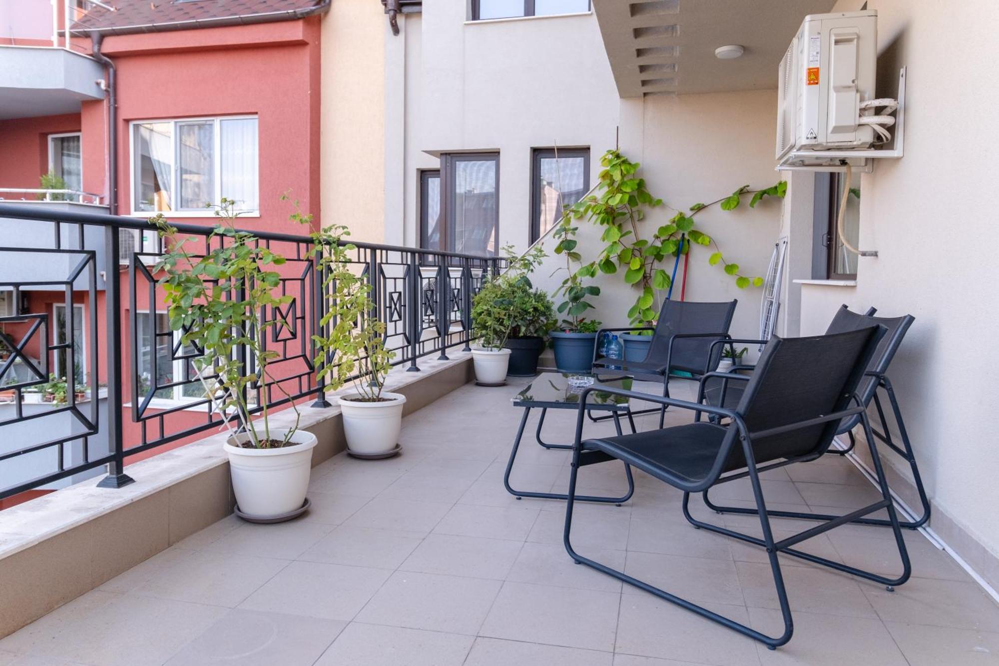 1-Bedroom Apartment With Free Private Parking بلوفديف المظهر الخارجي الصورة